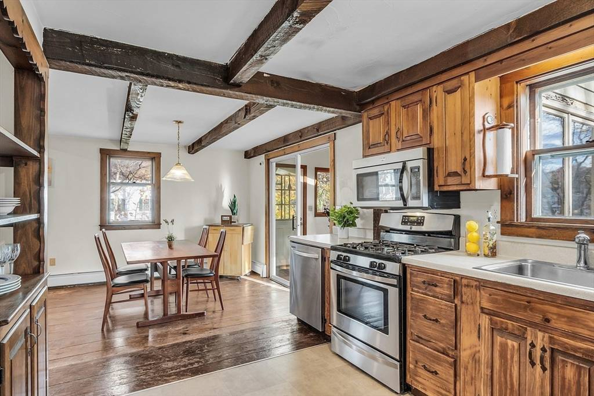 Featured Listing Image 10