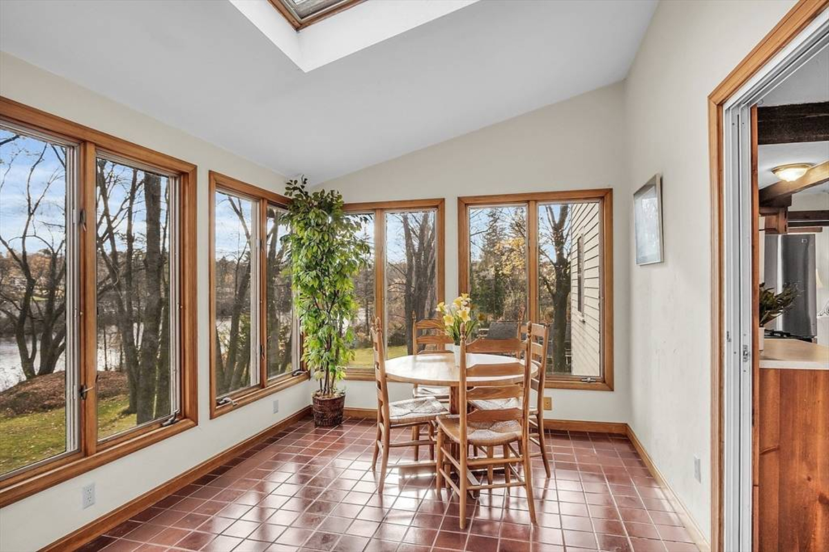 Featured Listing Image 6
