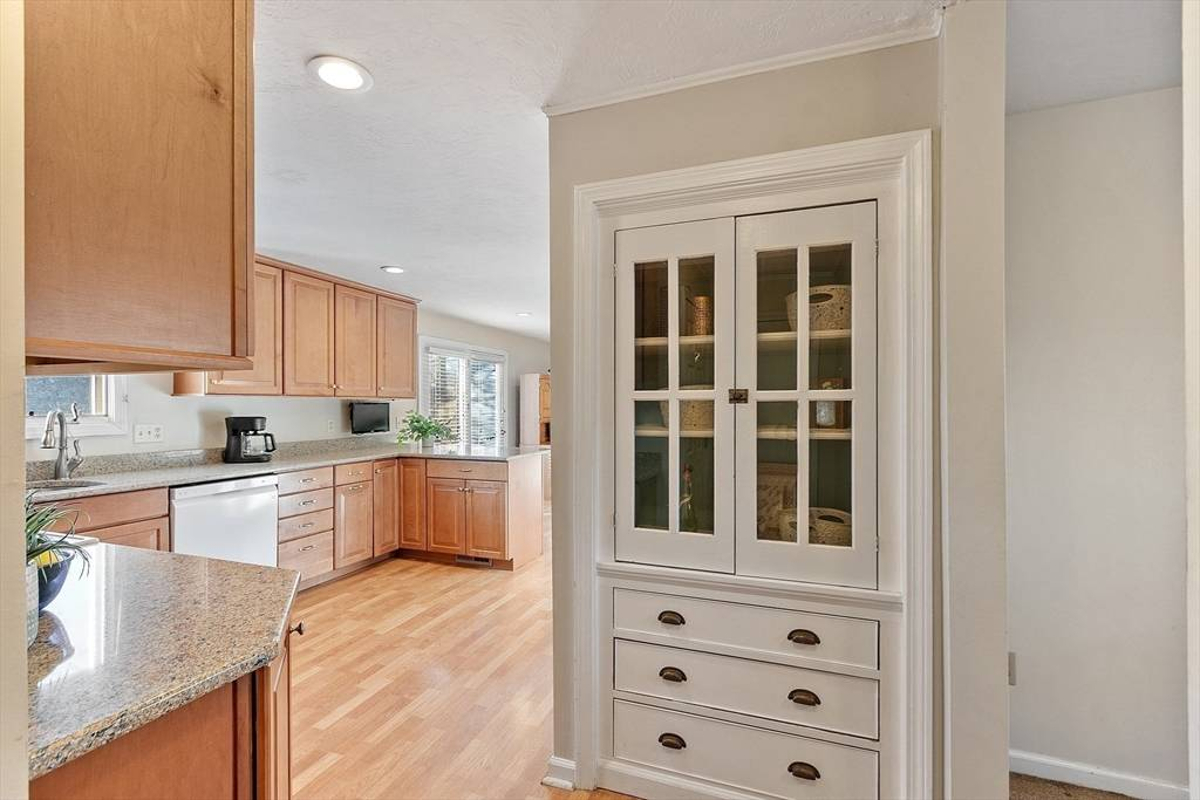 Featured Listing Image 4
