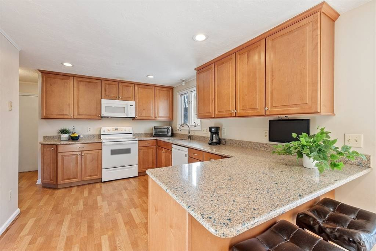 Featured Listing Image 11