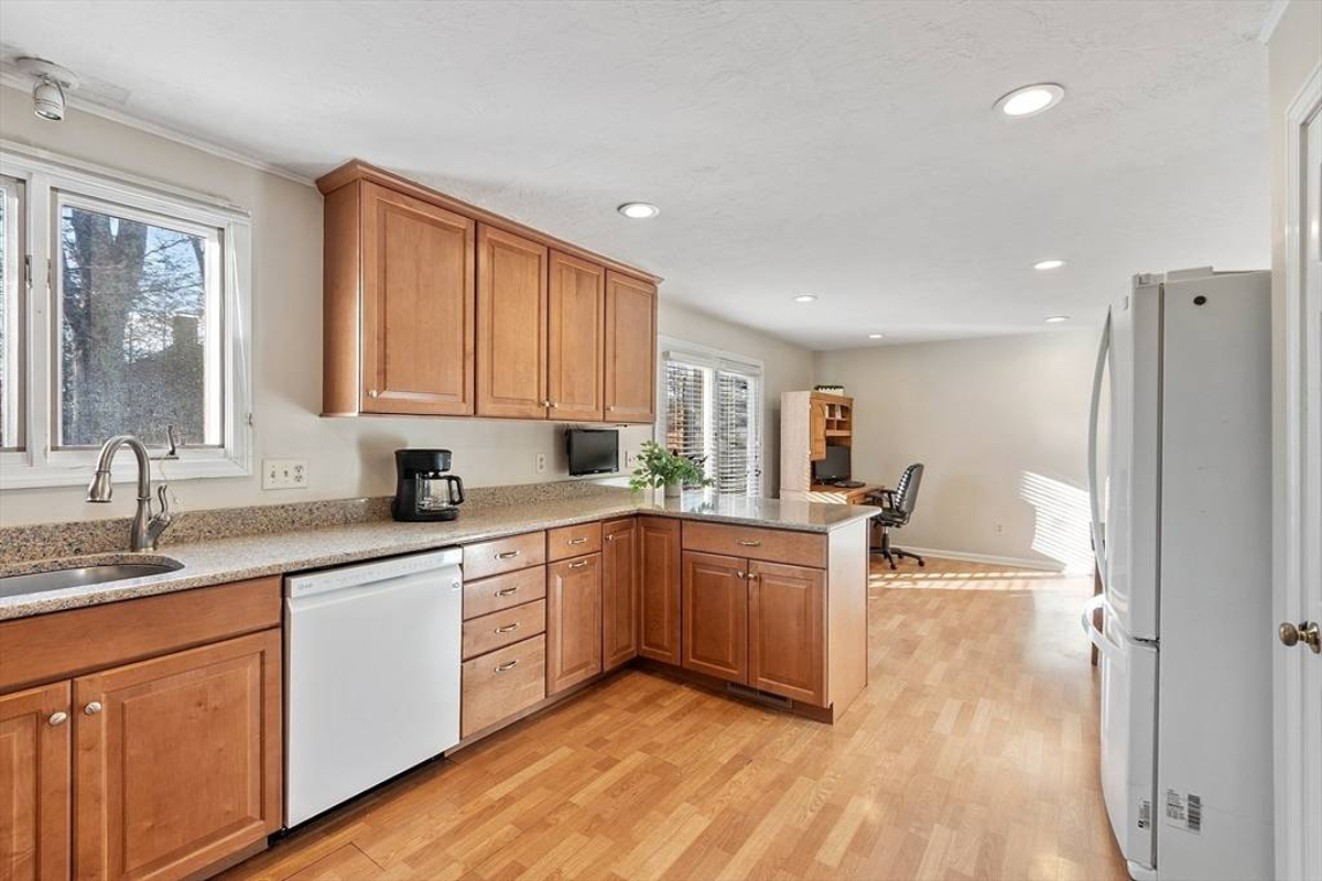 Featured Listing Image 12
