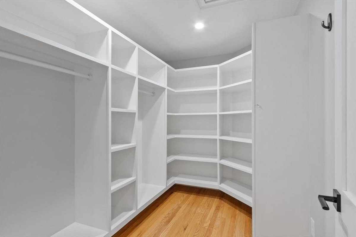 Featured Listing Image 24
