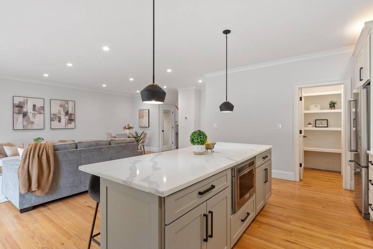 Featured Listing Image 13