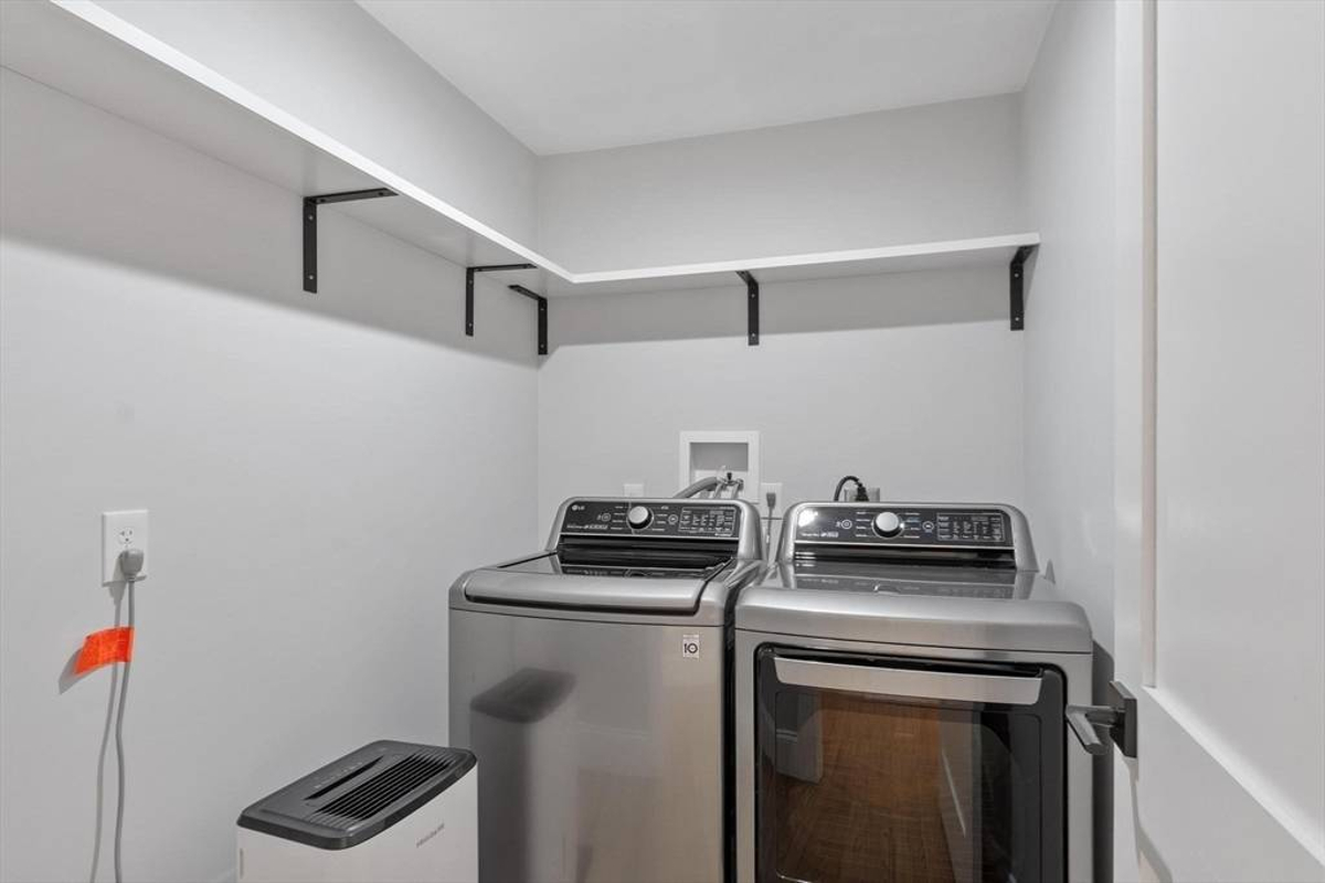 Featured Listing Image 30