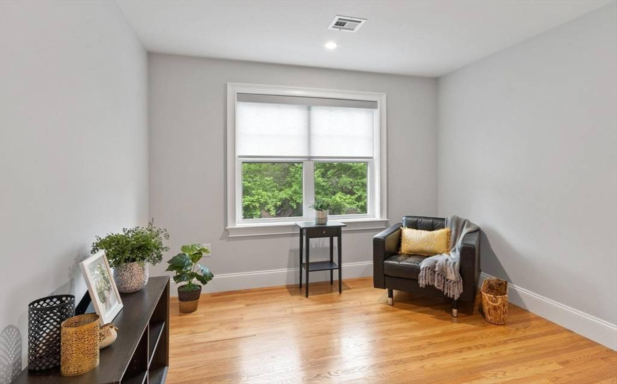 Featured Listing Image 28