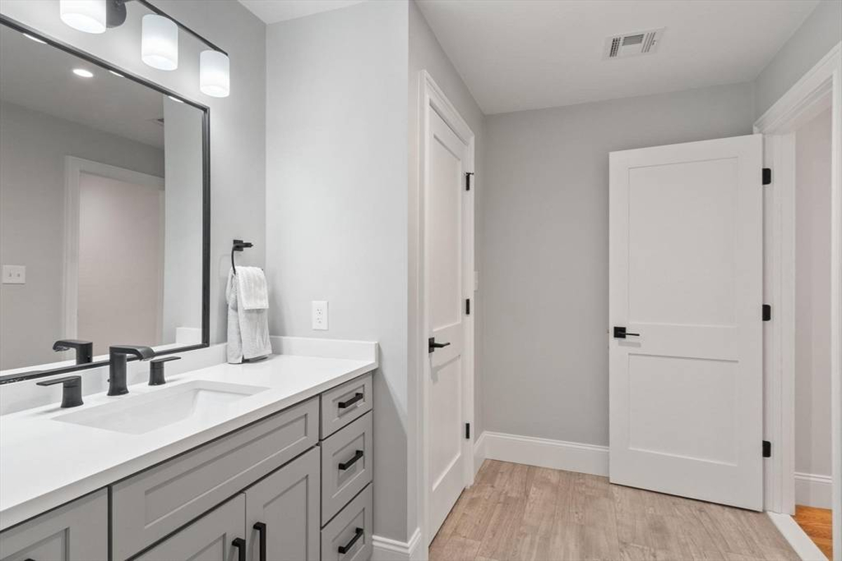 Featured Listing Image 33