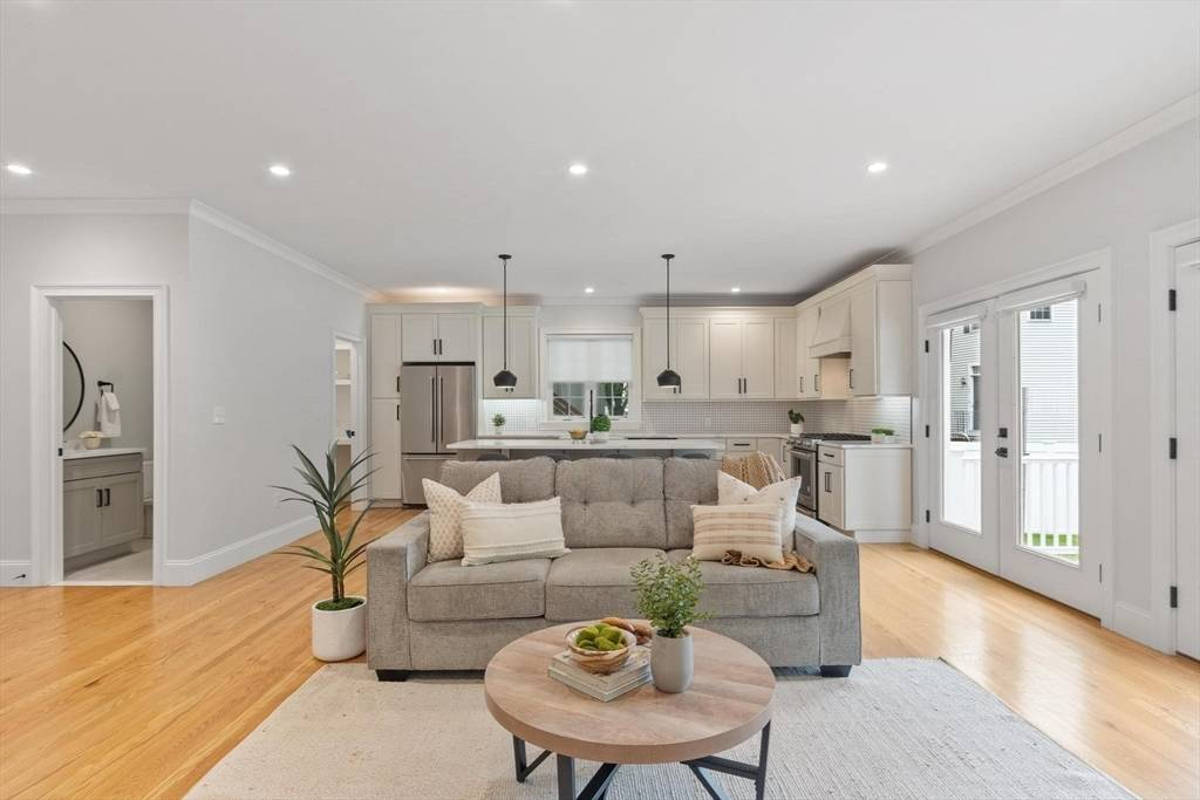 Featured Listing Image 16