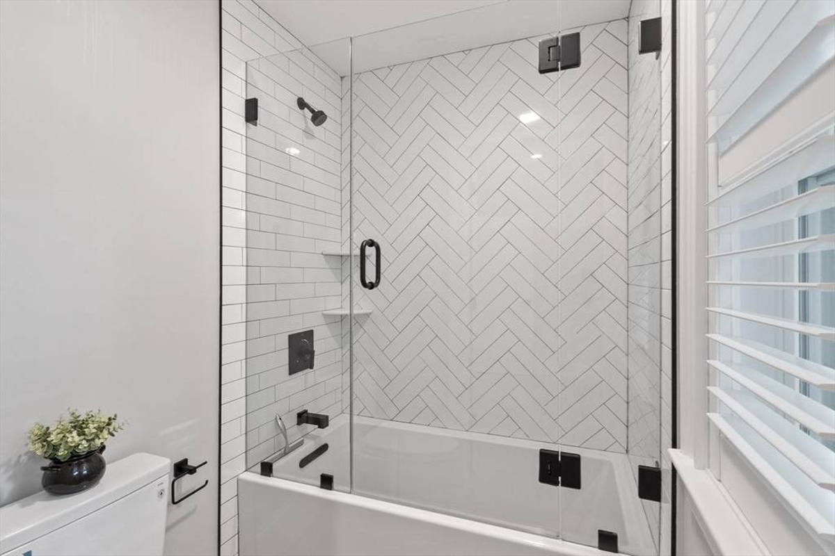 Featured Listing Image 32