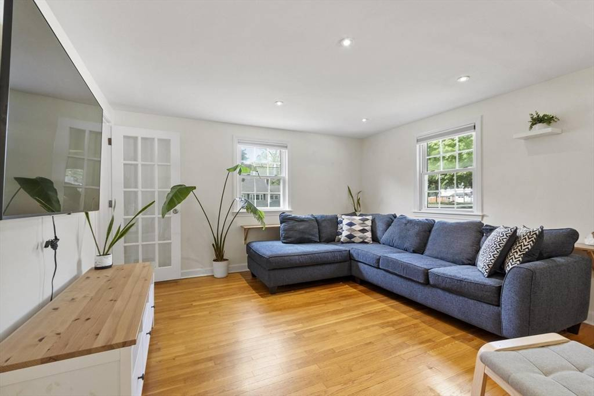 Featured Listing Image 10