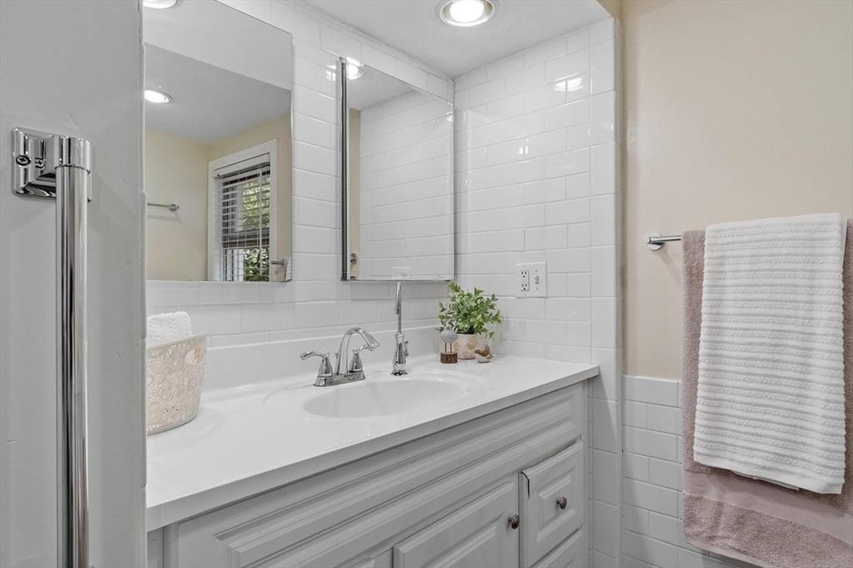 Featured Listing Image 12