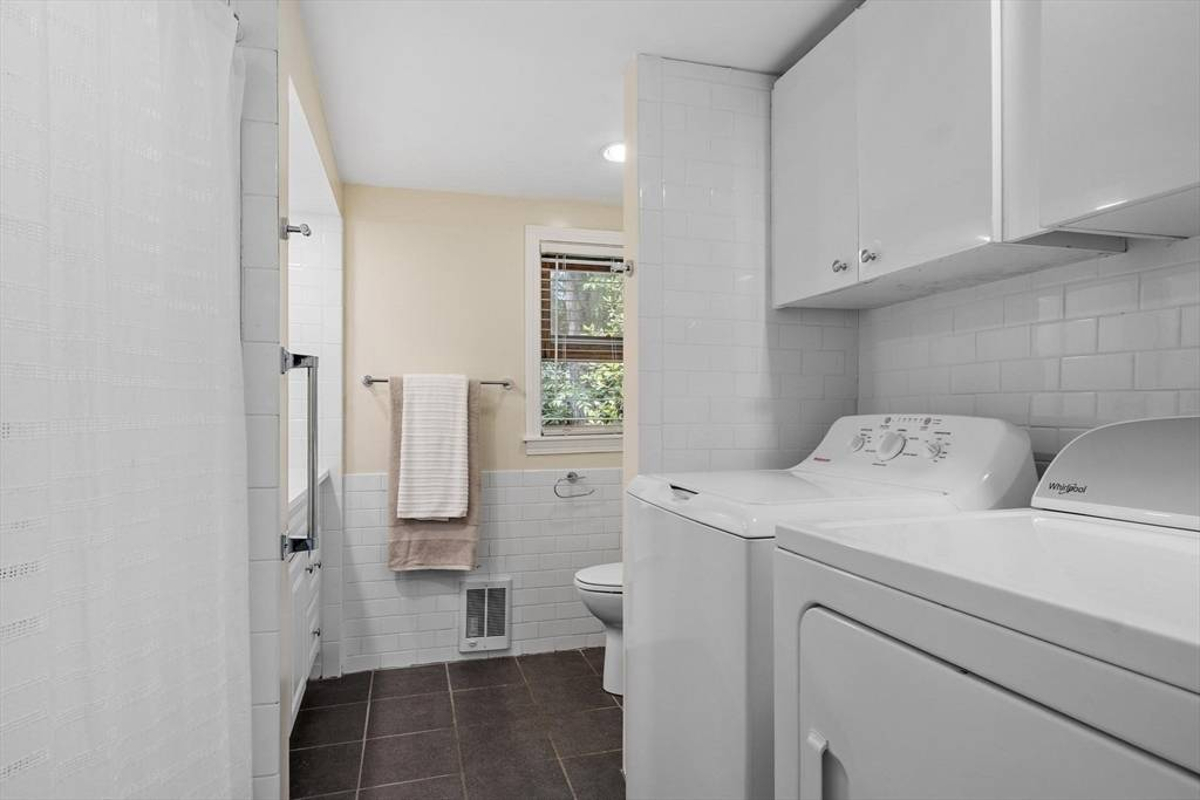 Featured Listing Image 11