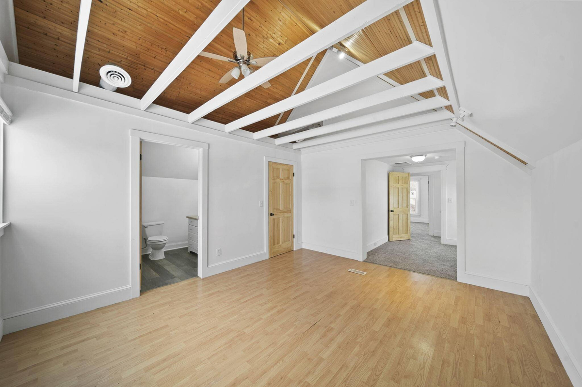 Featured Listing Image 16