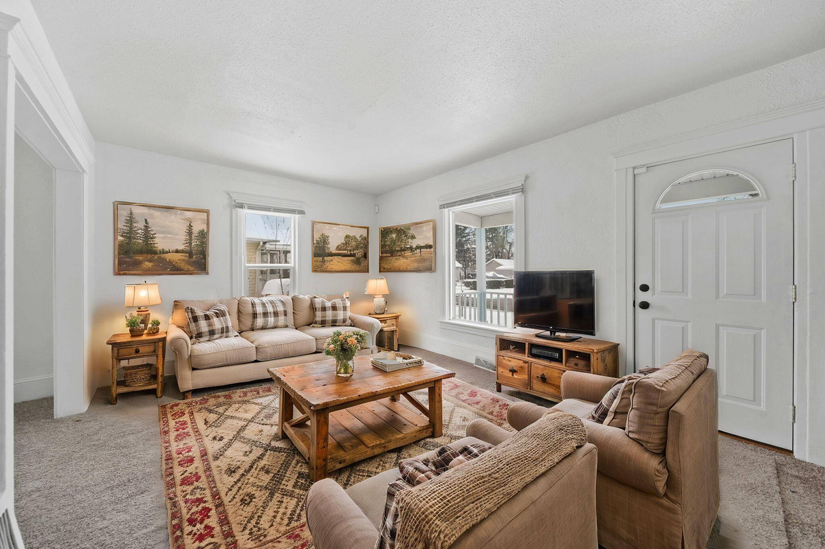 Featured Listing Image 6