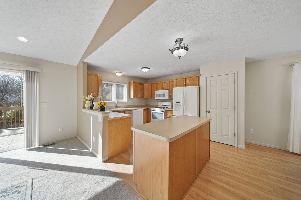 Featured Listing Image 11