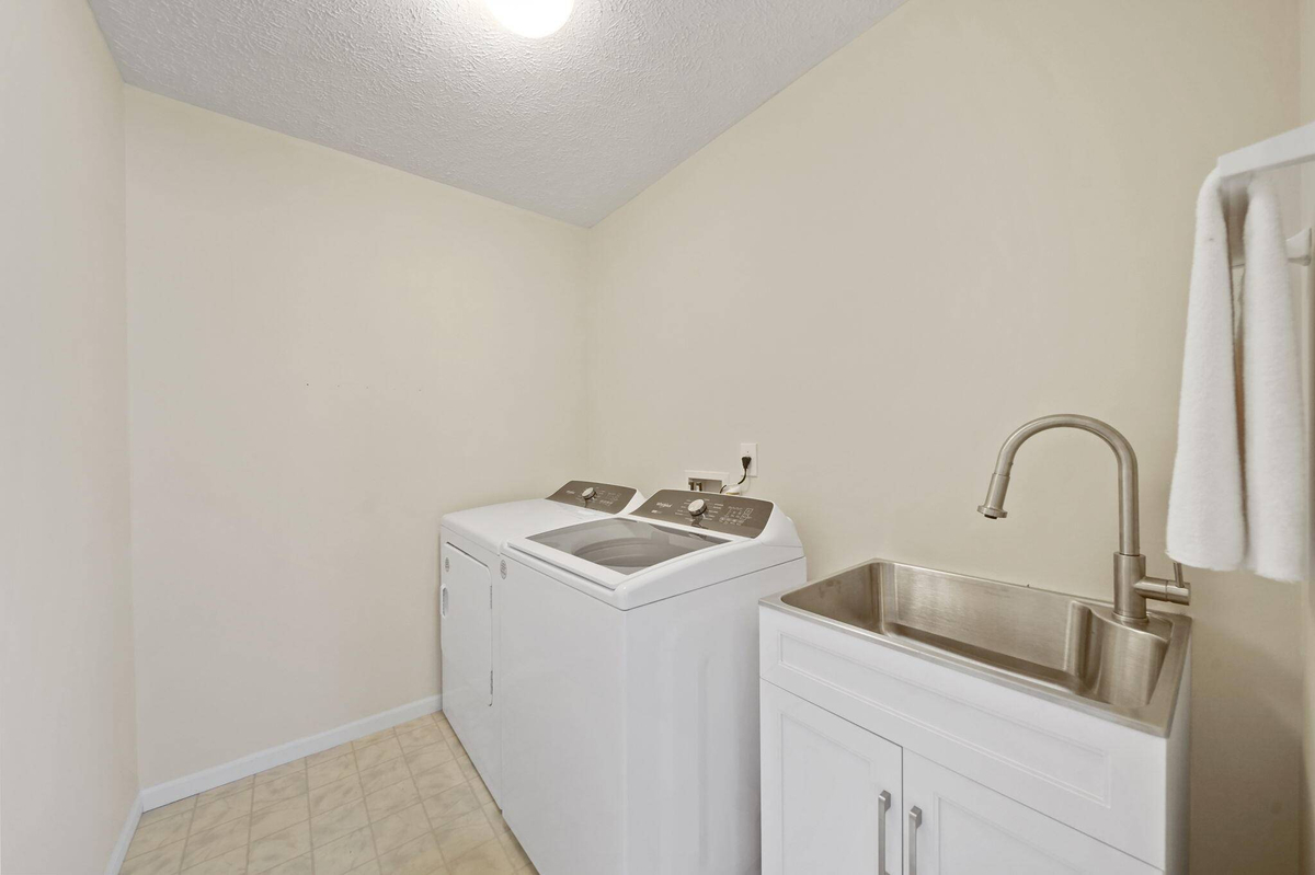 Featured Listing Image 16