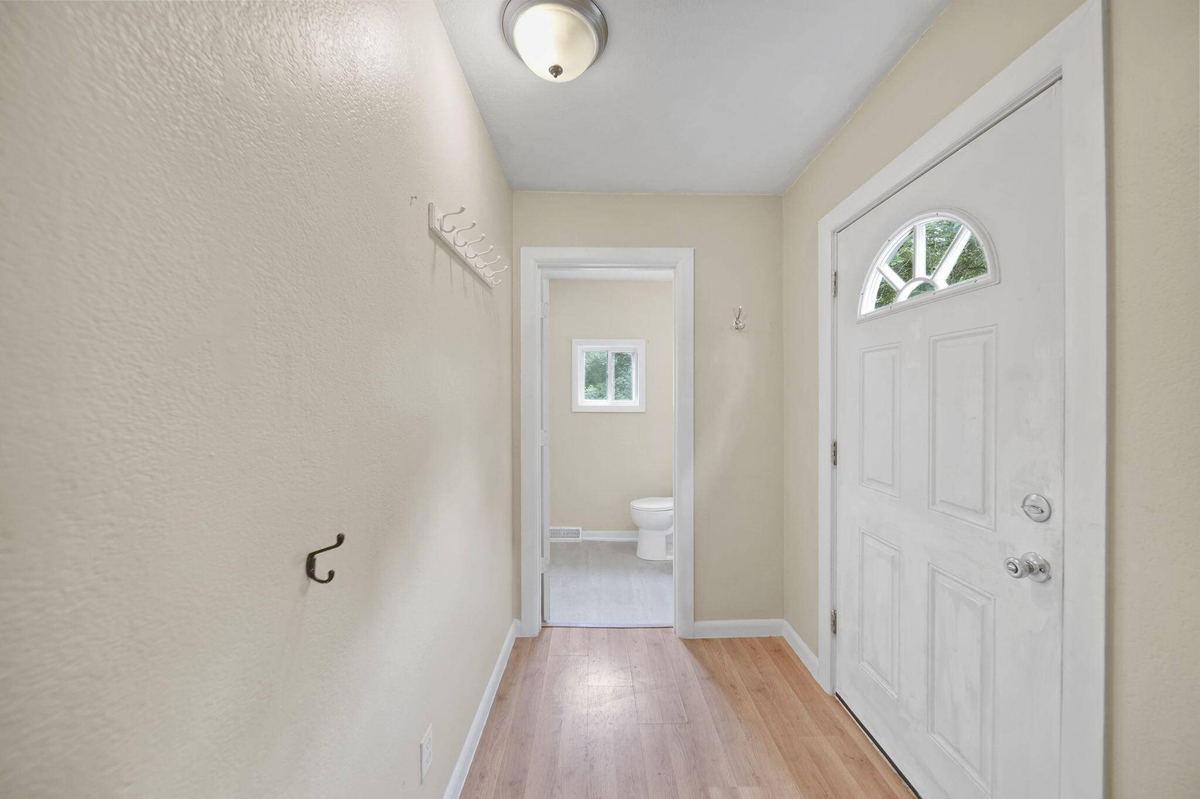 Featured Listing Image 11