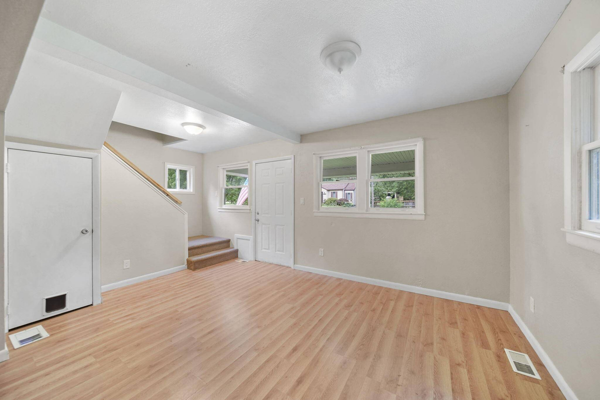Featured Listing Image 7