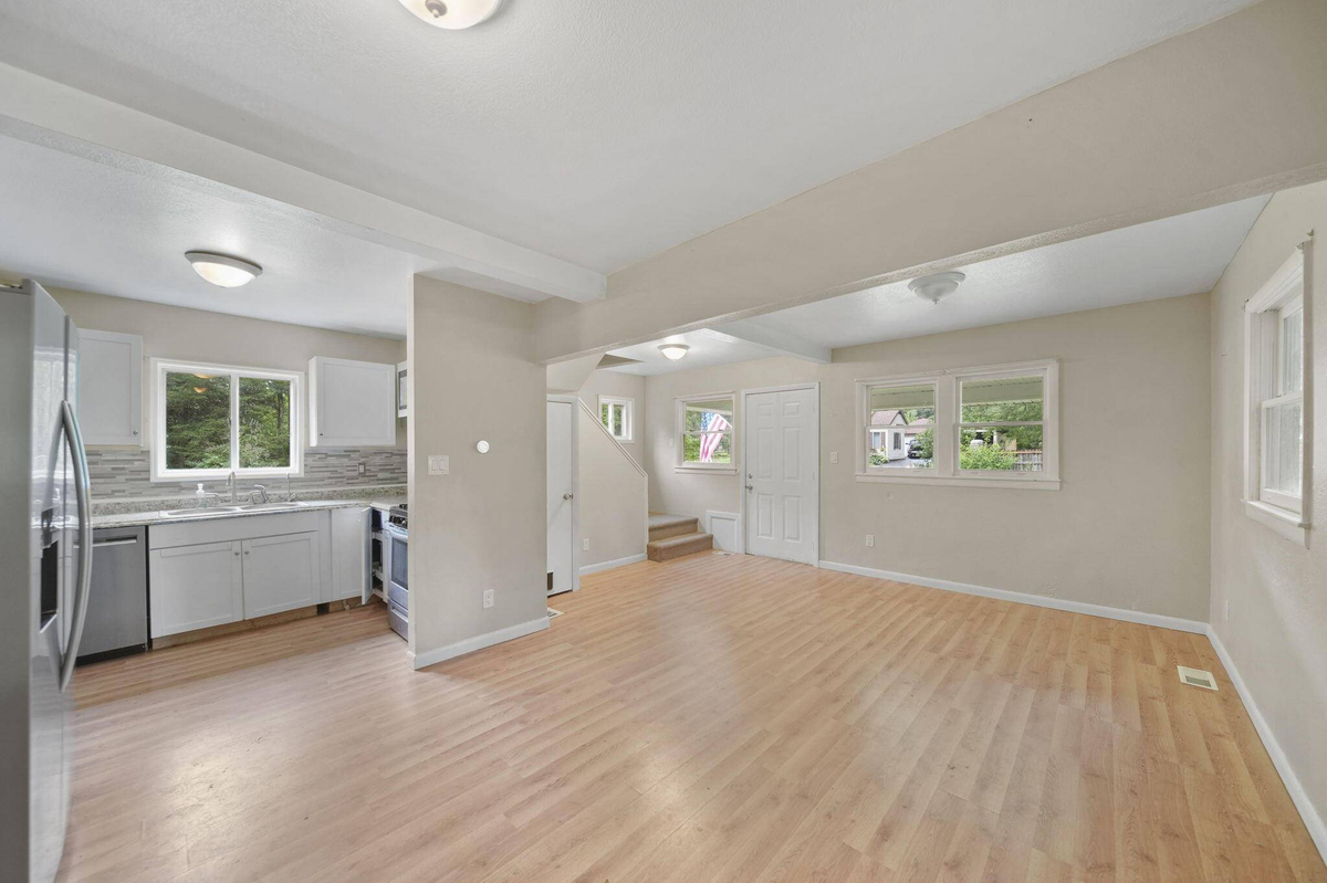 Featured Listing Image 8