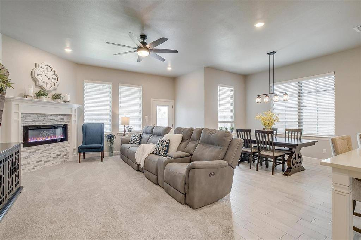 Featured Listing Image 11