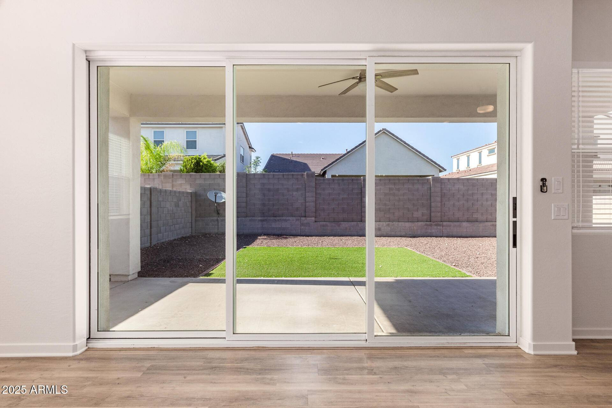 Featured Listing Image 12