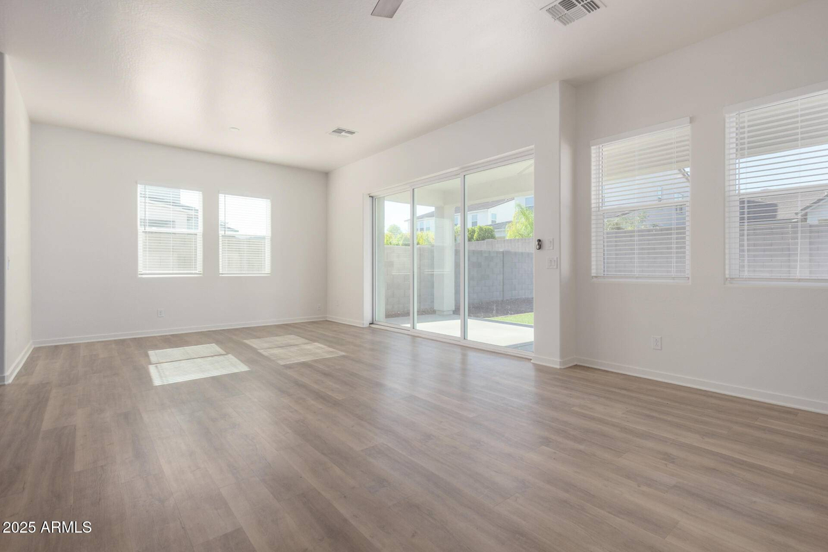 Featured Listing Image 18