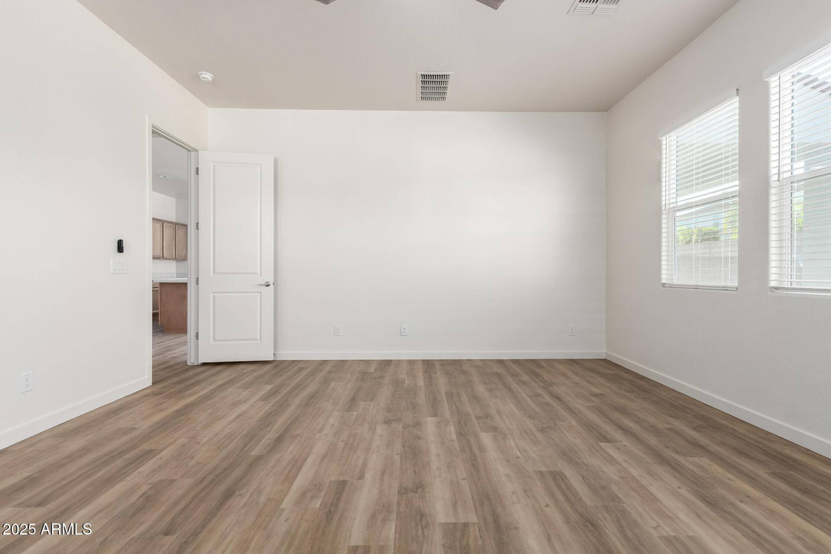 Featured Listing Image 30