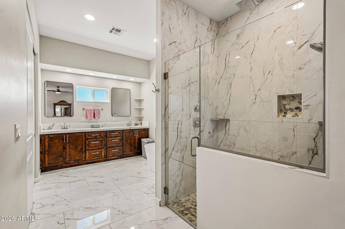 Featured Listing Image 12
