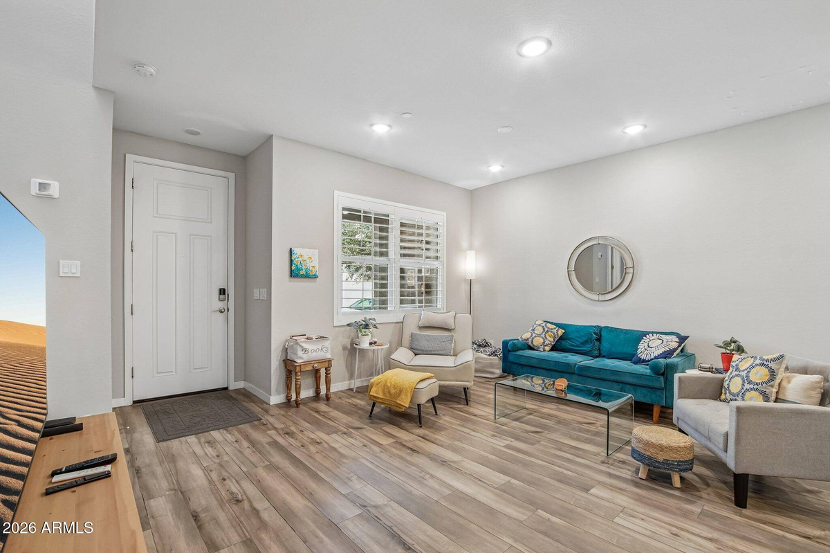 Featured Listing Image 11