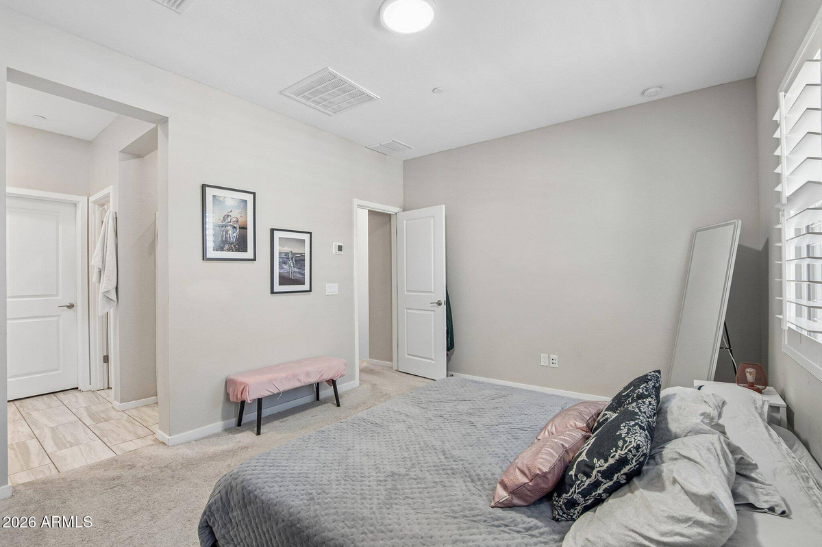 Featured Listing Image 16