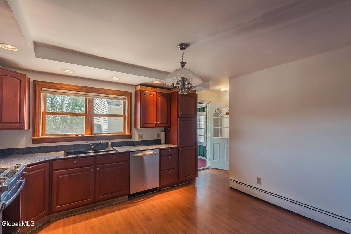 Featured Listing Image 8