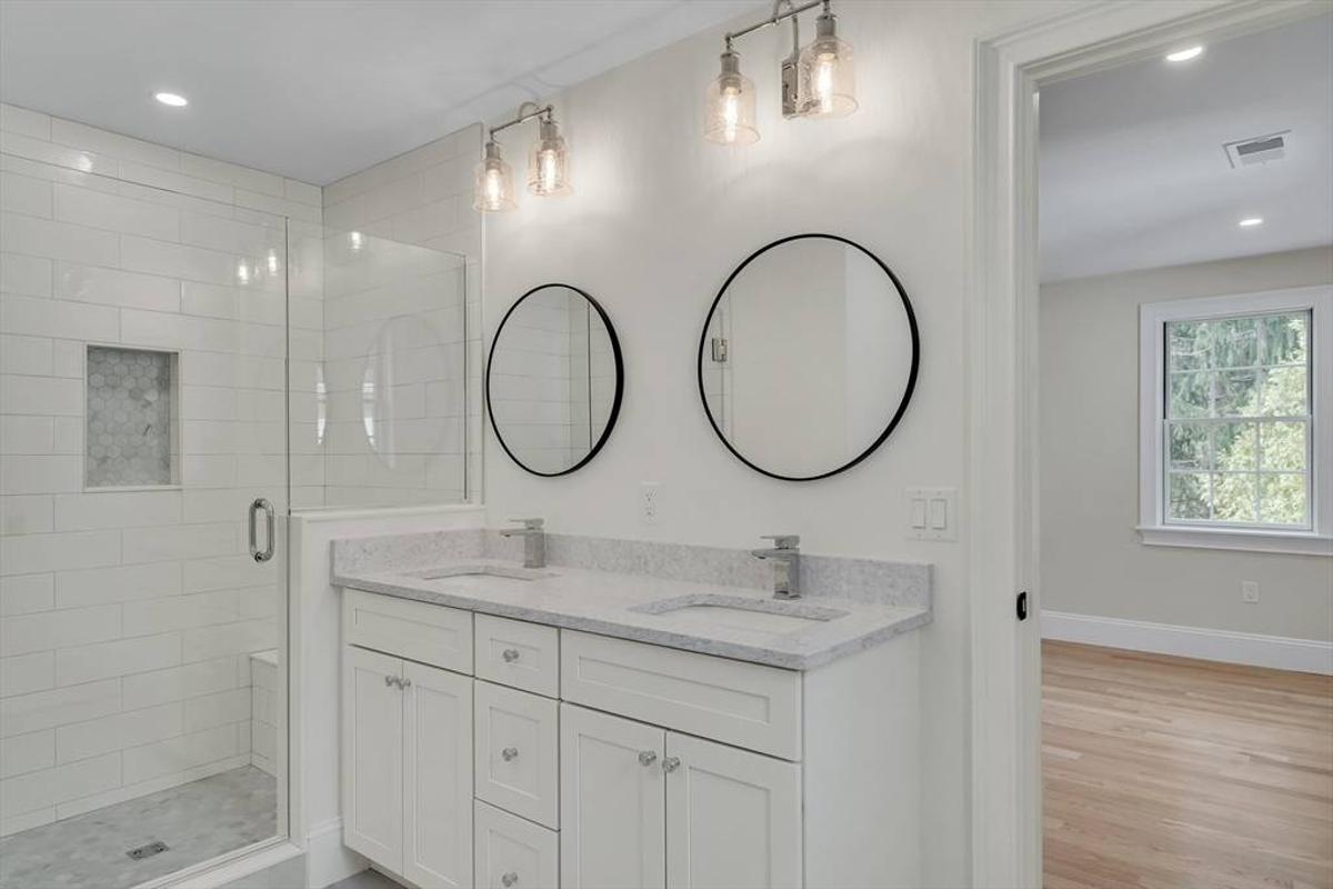 Featured Listing Image 30