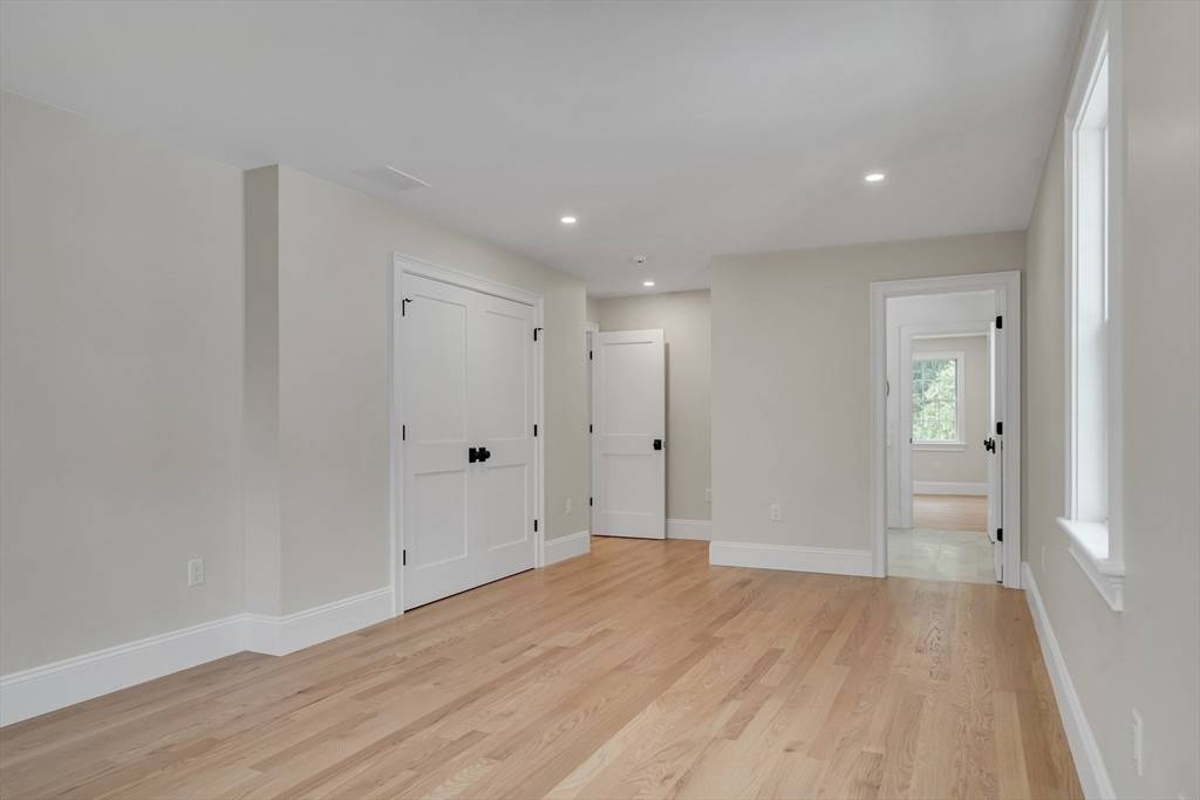 Featured Listing Image 32