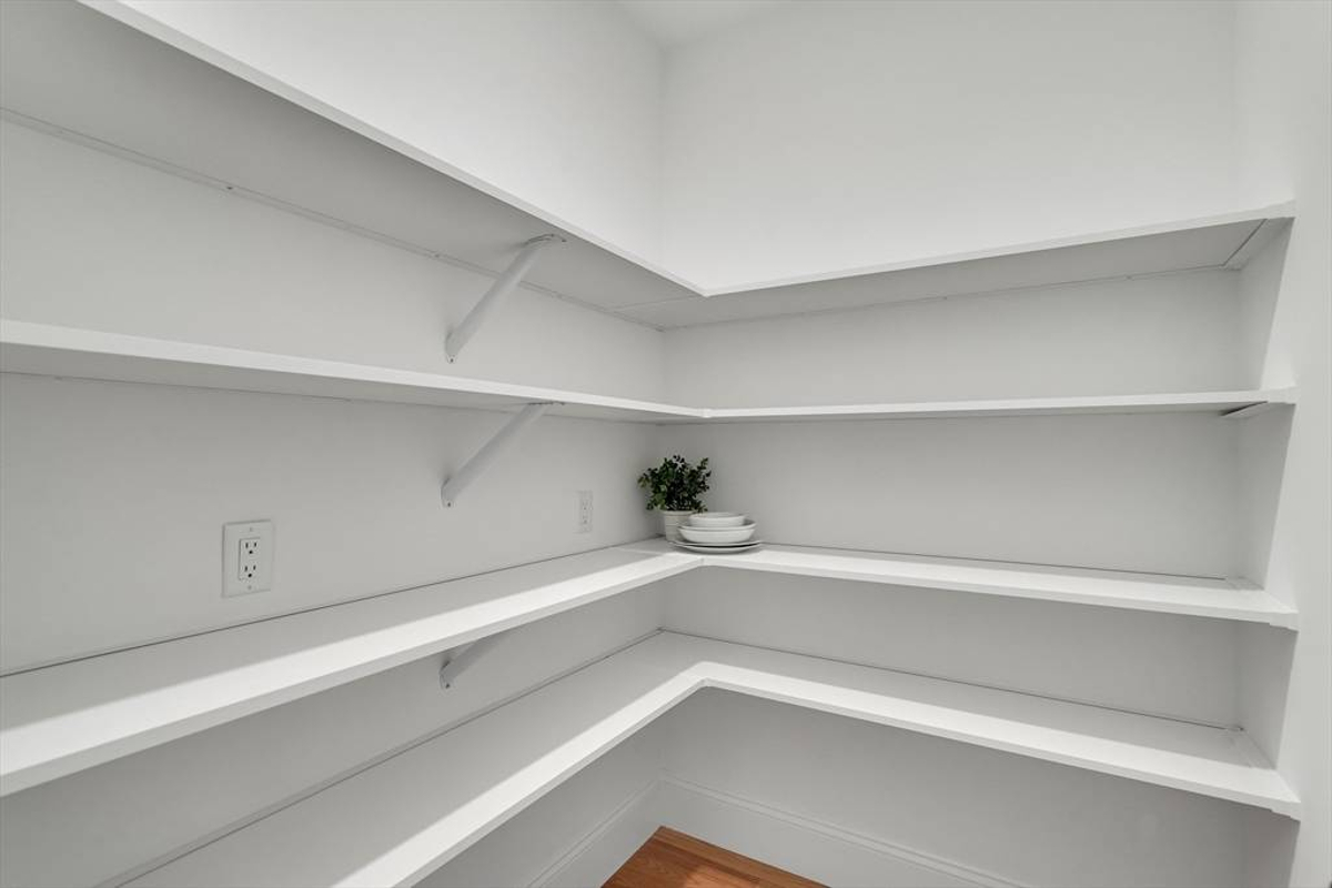 Featured Listing Image 12