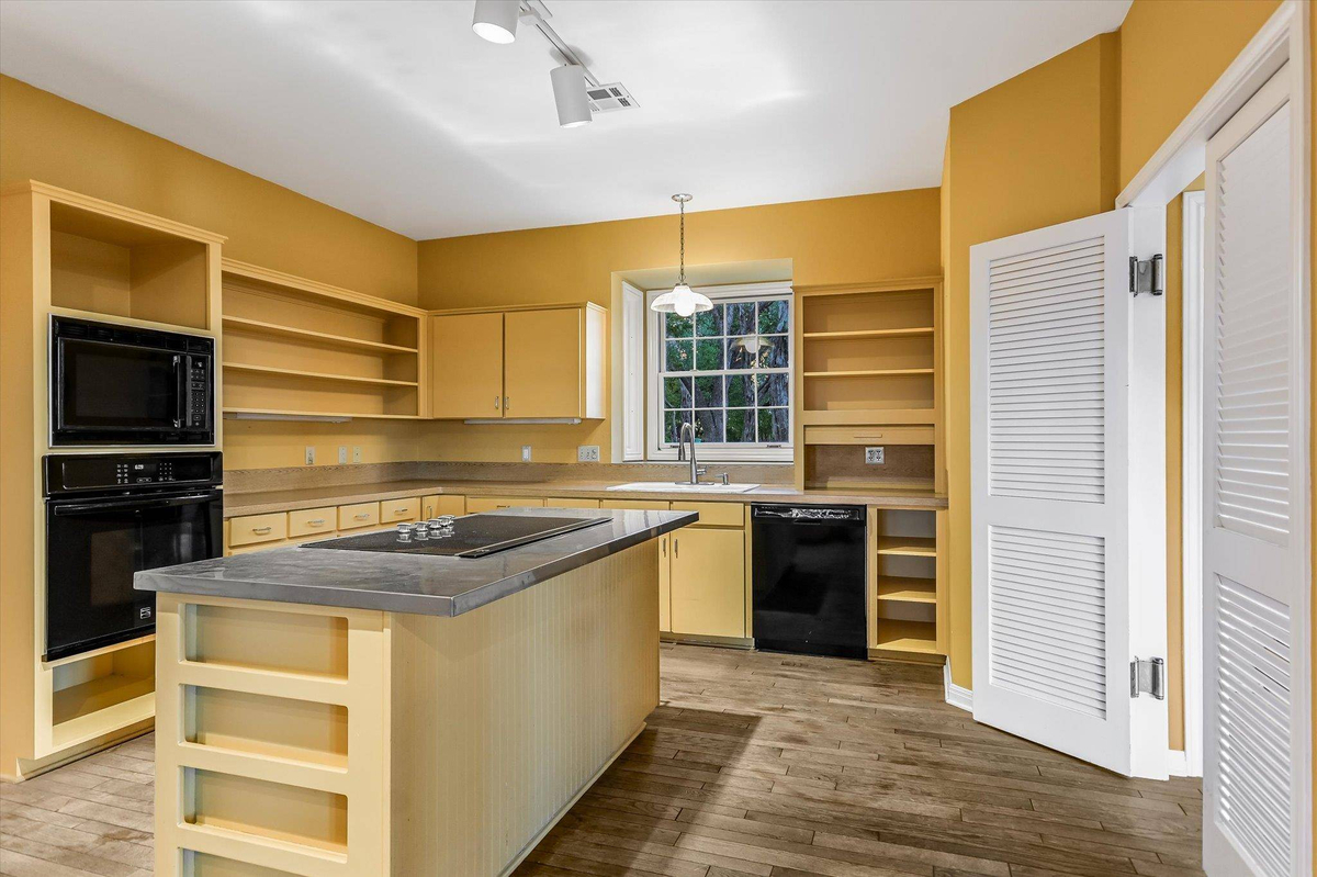 Featured Listing Image 10