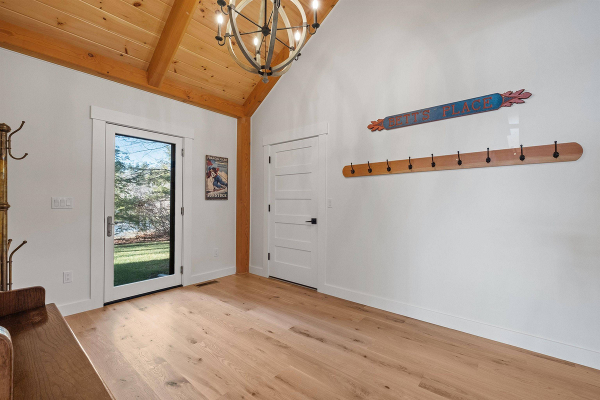 Featured Listing Image 21