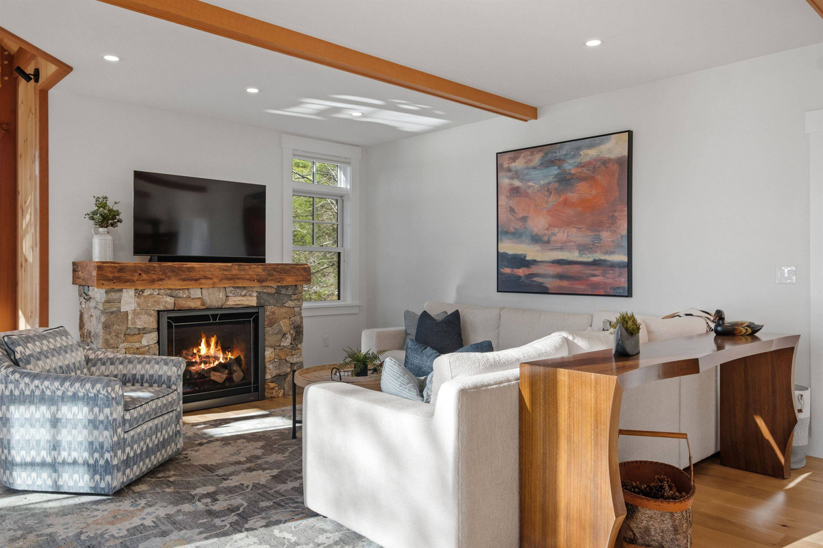 Featured Listing Image 24