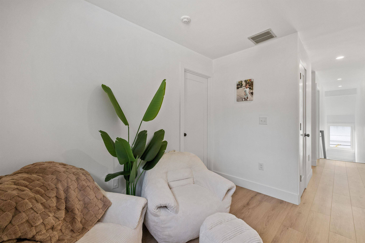 Featured Listing Image 29