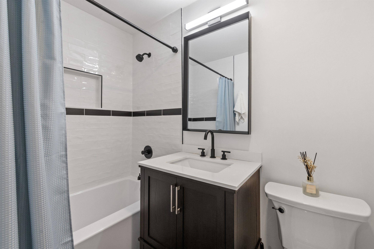 Featured Listing Image 30