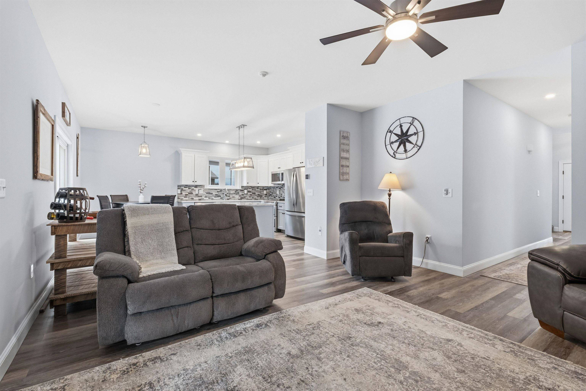 Featured Listing Image 11