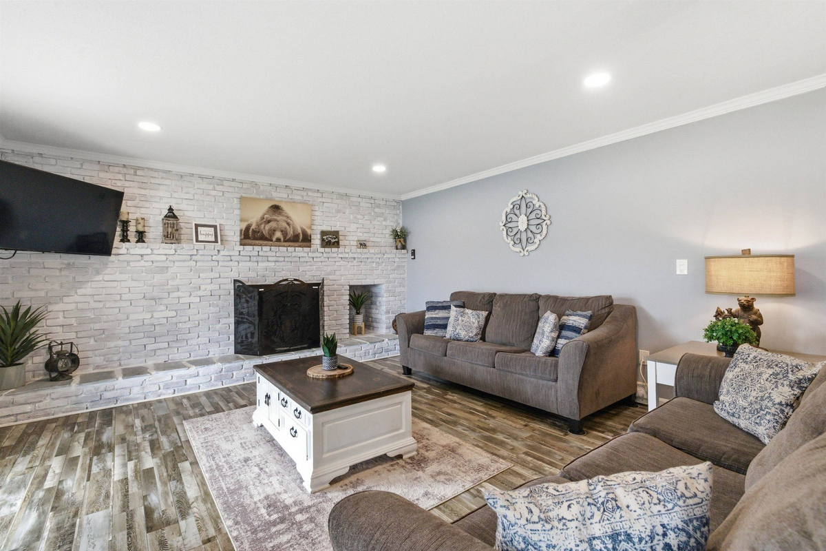 Featured Listing Image 13