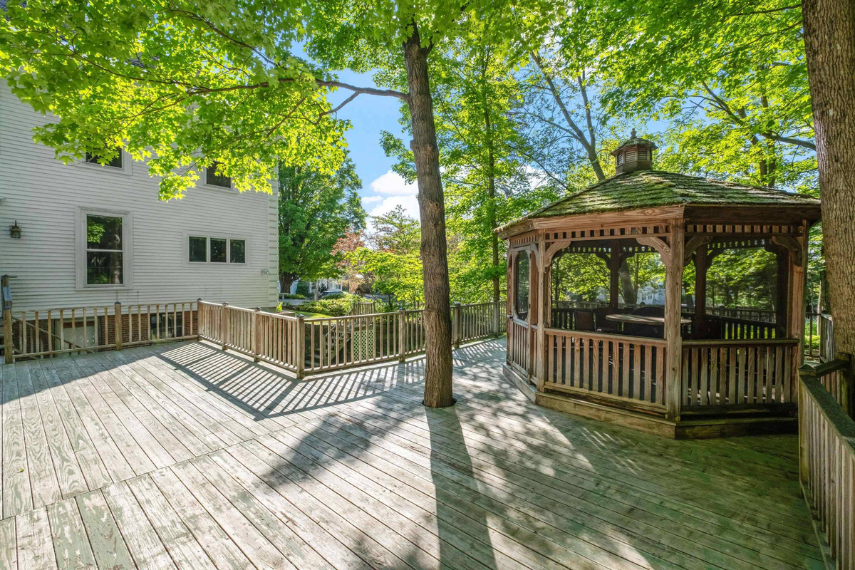Featured Listing Image 11