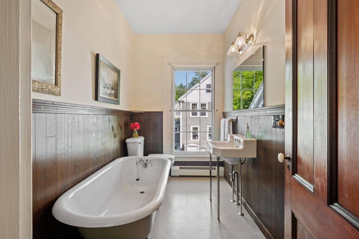 Featured Listing Image 36