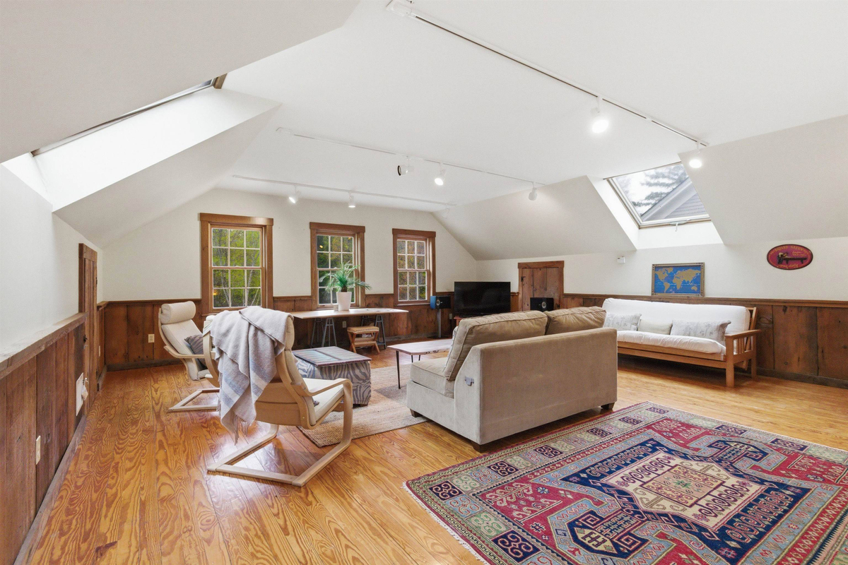 Featured Listing Image 42