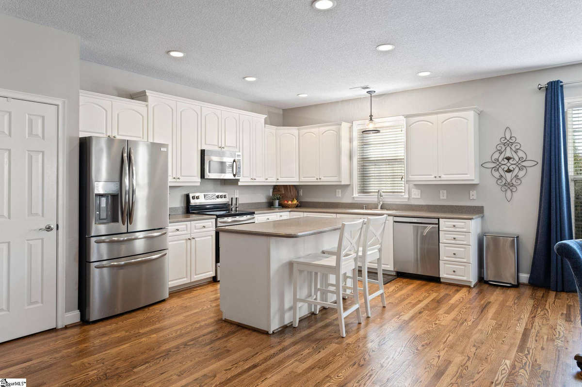 Featured Listing Image 11