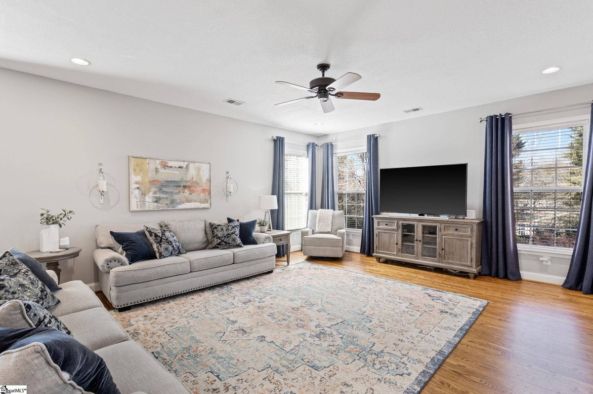 Featured Listing Image 8