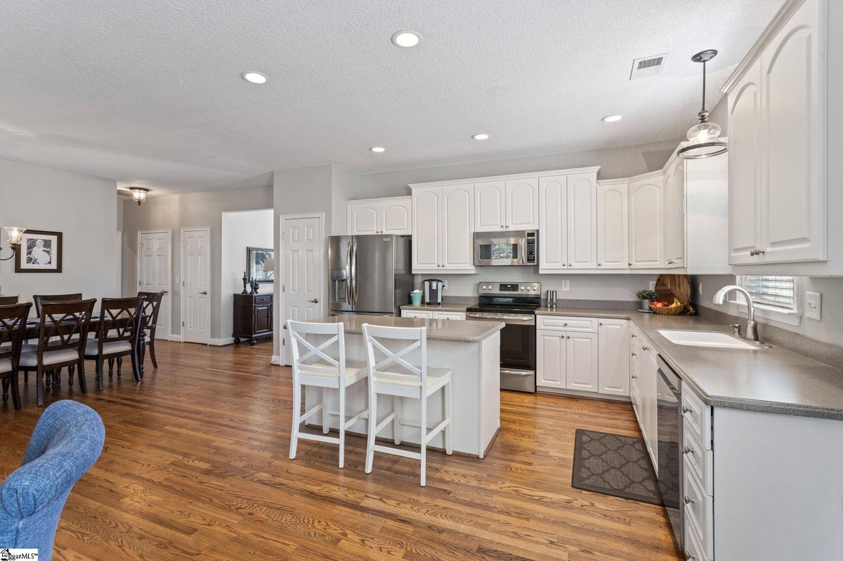 Featured Listing Image 12