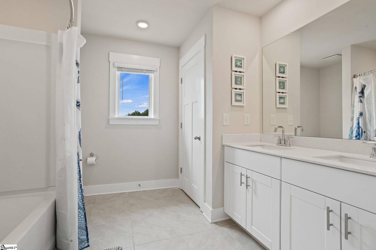 Featured Listing Image 32