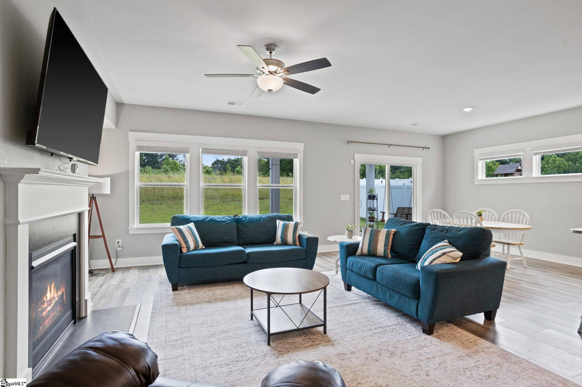 Featured Listing Image 6