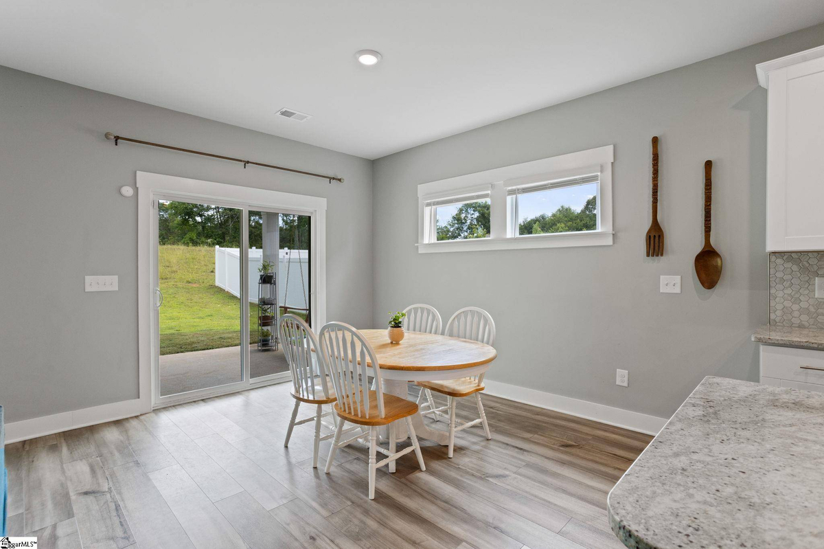 Featured Listing Image 12