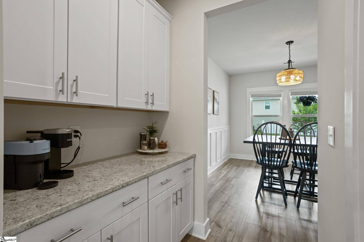 Featured Listing Image 11